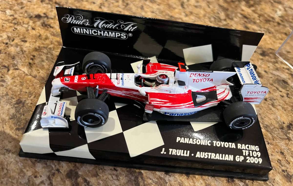 Minichamps Toyota F1. 1/43 2009.  Special edition