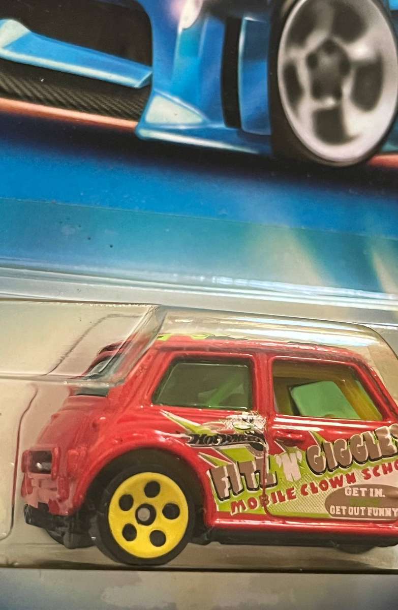 Hot wheels Mini Cooper long Card import. Scarce