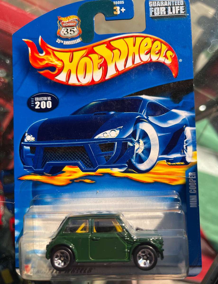 Hot wheels Mini Cooper Green.  Long card import