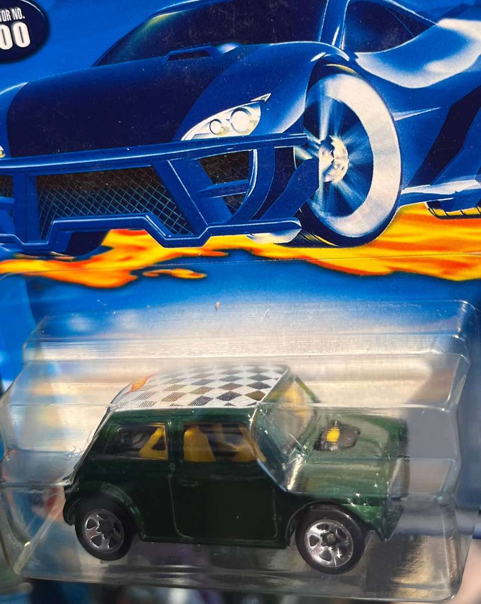 Hot wheels Mini Cooper Green.  Long card import