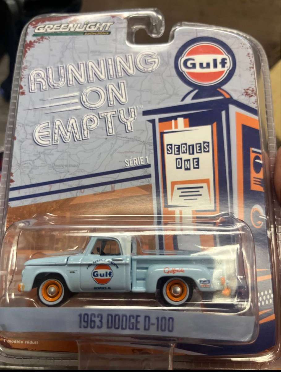 Greenlight 1/64 Gulf truck. Dodge