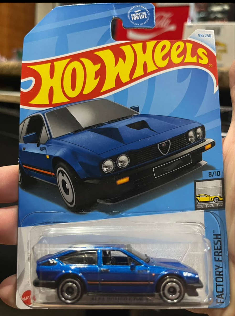 Hot wheels Alfa Romeo GTV long card blue