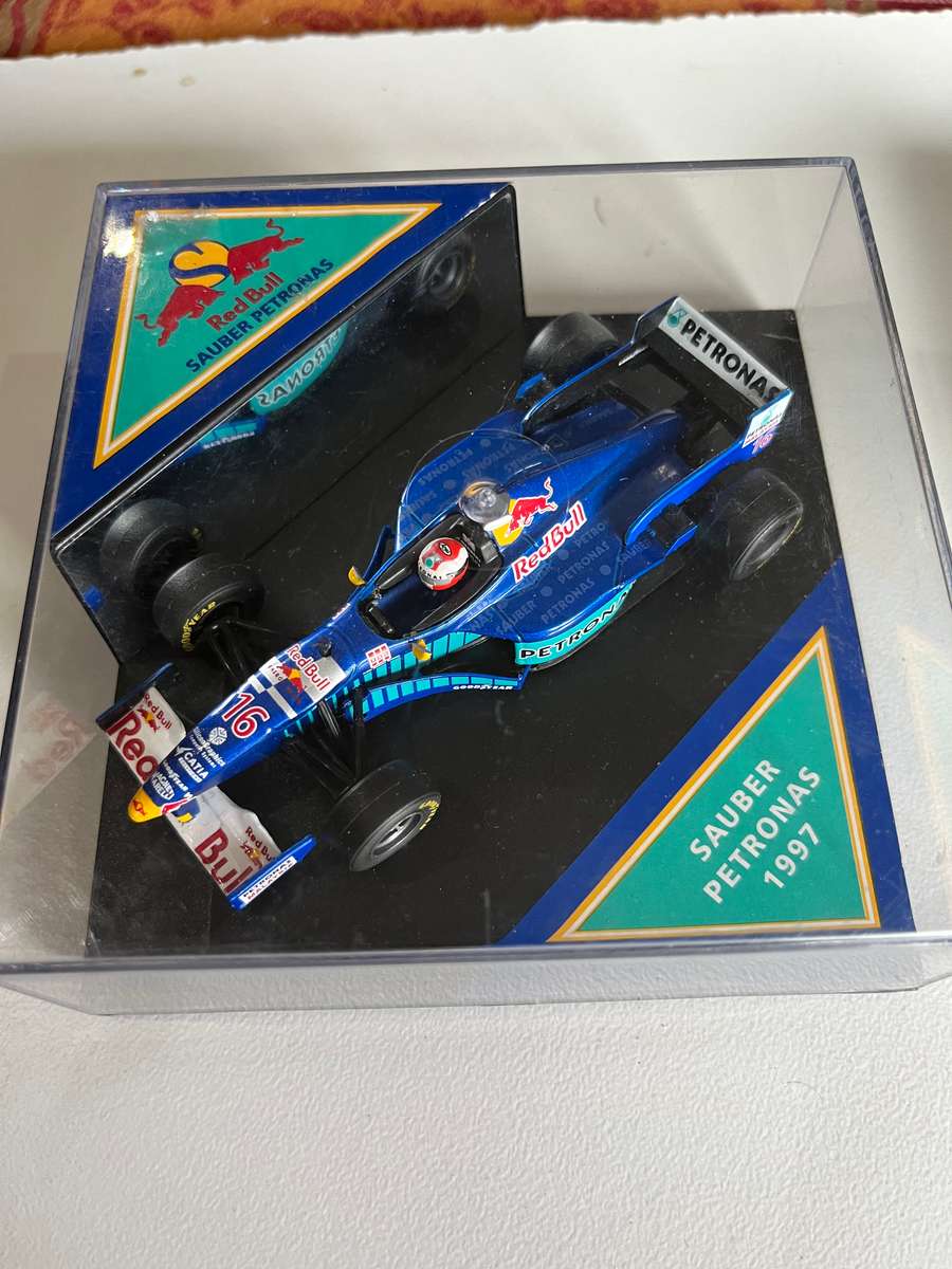 Quartzo Sauber Red Bull 1997.  1/43 scale