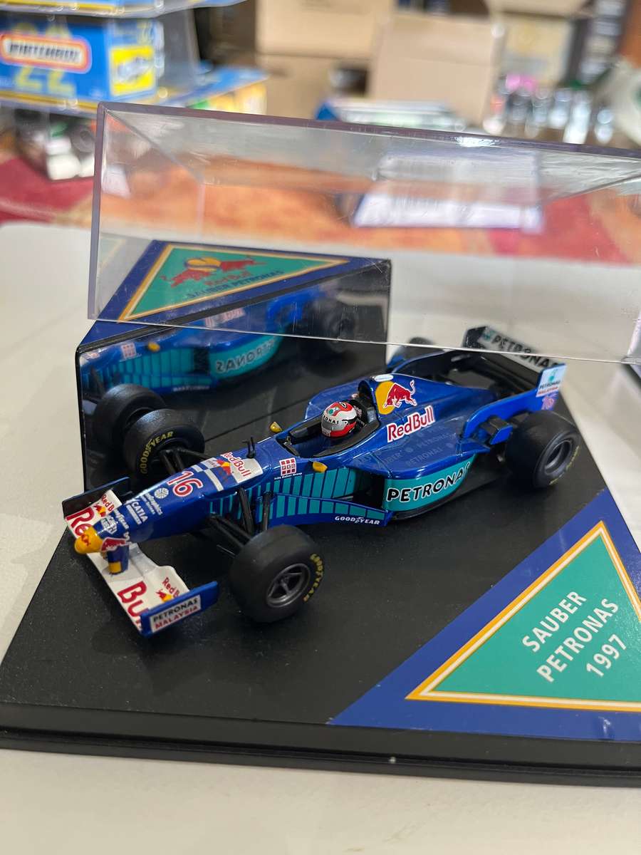 Quartzo Sauber Red Bull 1997.  1/43 scale