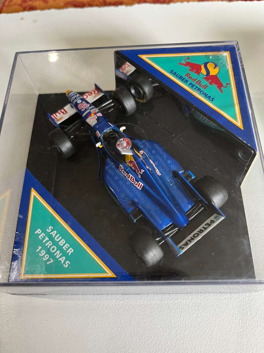 Quartzo Sauber Red Bull 1997.  1/43 scale