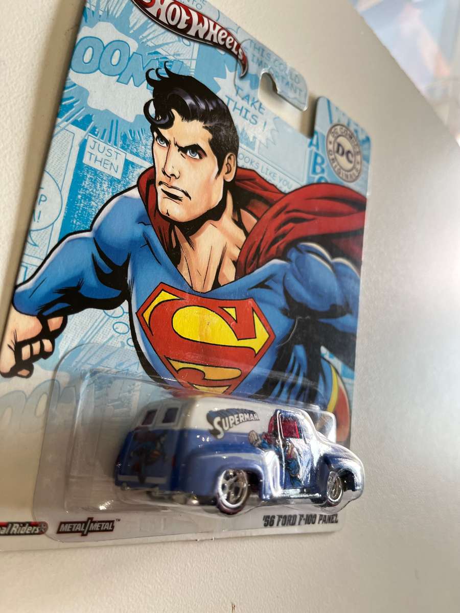 Hot wheels Superman. Real riders