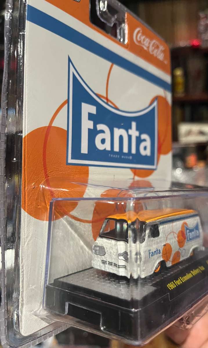 M2 Fanta Coca Cola ford  1/24 import