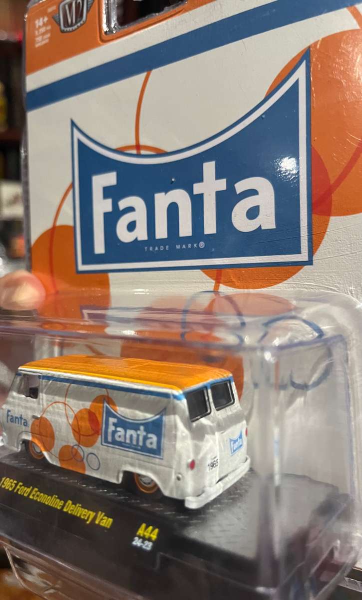 M2 Fanta Coca Cola ford  1/24 import