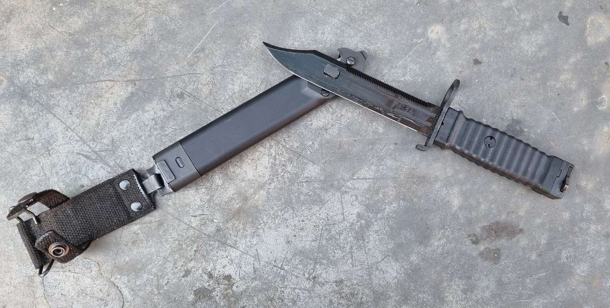 H&K G36 BAYONET IMPORTED BY ARMSCOR FOR TRIALS ON THE R4 RIFLE , UNSUCCESSFUL