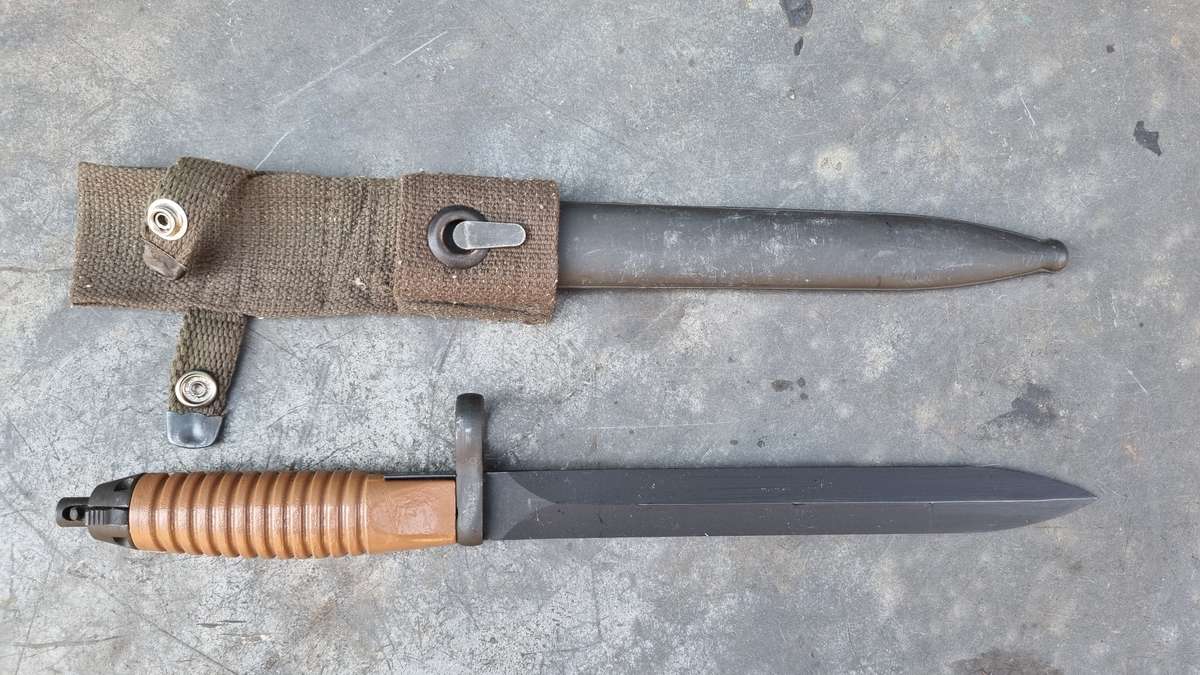 IRANIAN G3 BAYONET , SCARCE BROWN HANDLE