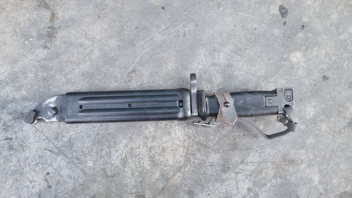 EAST GERMAN AKM 2ND PATTERN BAYONET (525111)