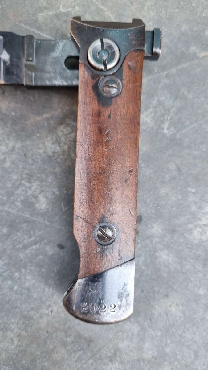 ITALIAN WW2 FOLDING BAYONET