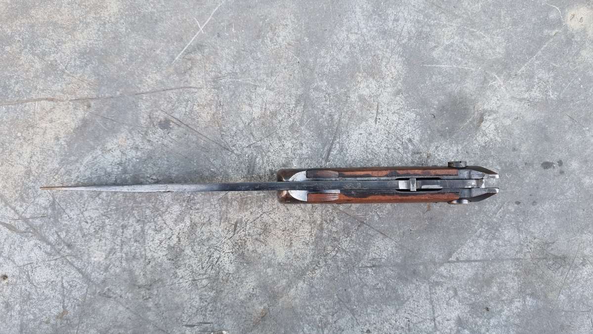 ITALIAN WW2 FOLDING BAYONET