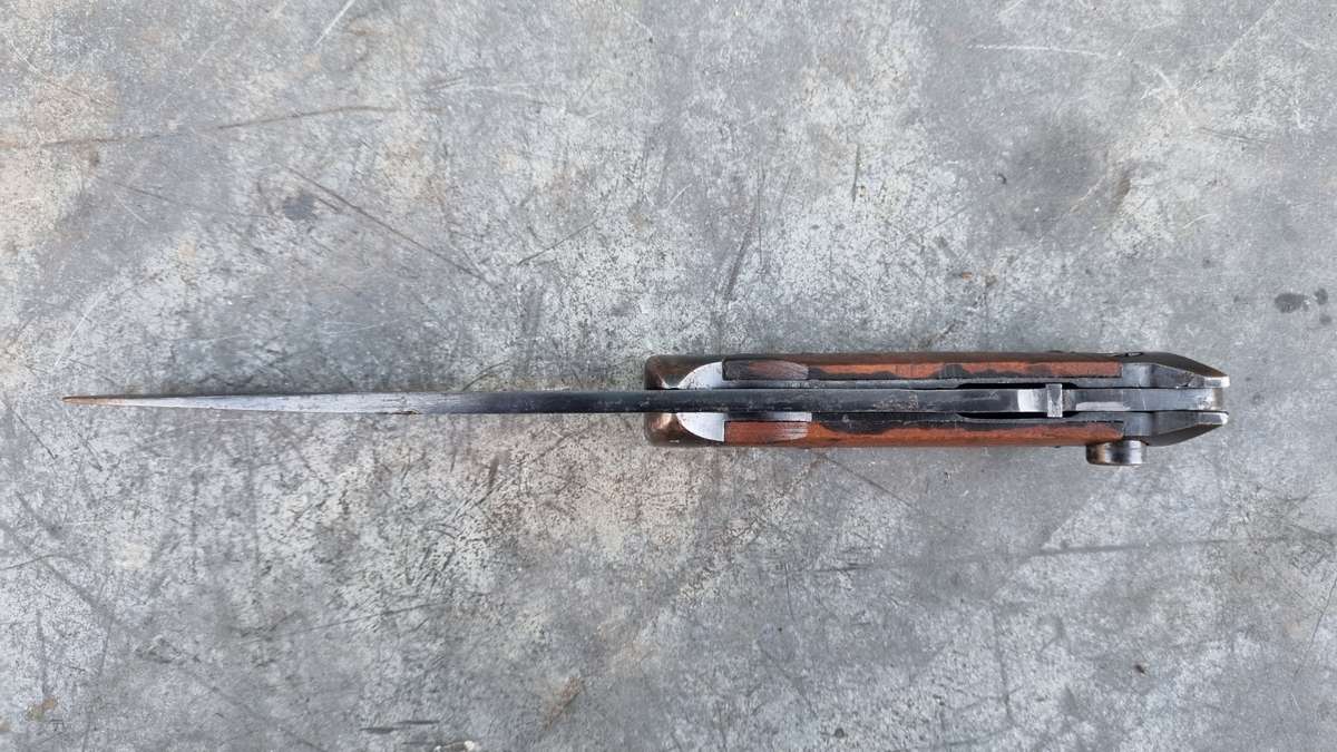 ITALIAN WW2 FOLDING BAYONET