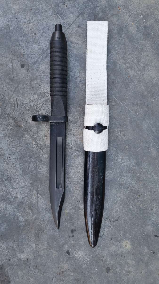 PAKISTAN G3 BAYONET  (WHITE FROG)