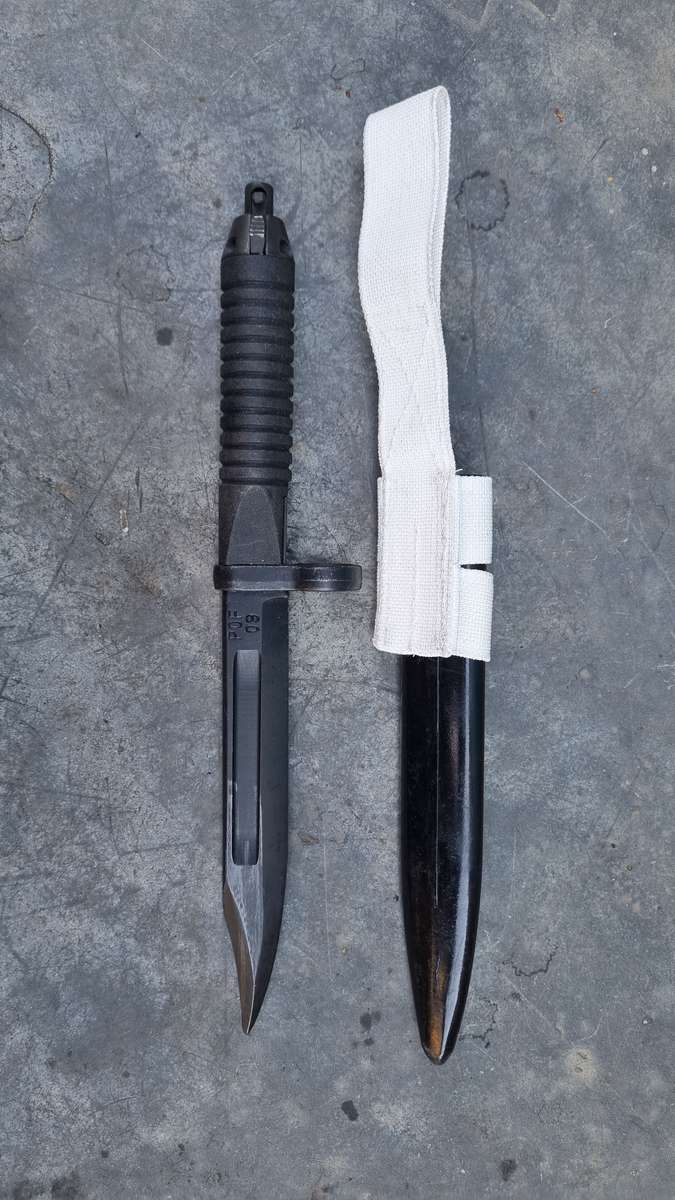 PAKISTAN G3 BAYONET  (WHITE FROG)