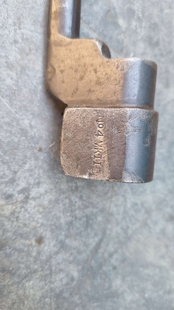 NO9 AND NO4 MK2 BAYONET