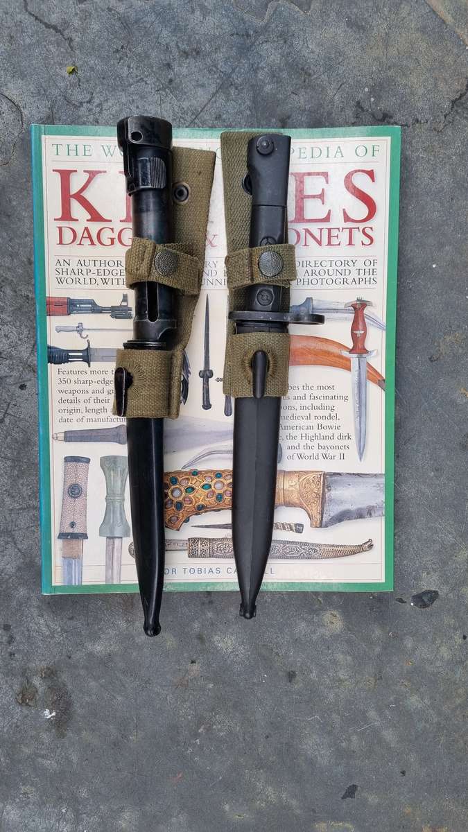 SADF UZI AND R1 BAYONET WITH BOOK