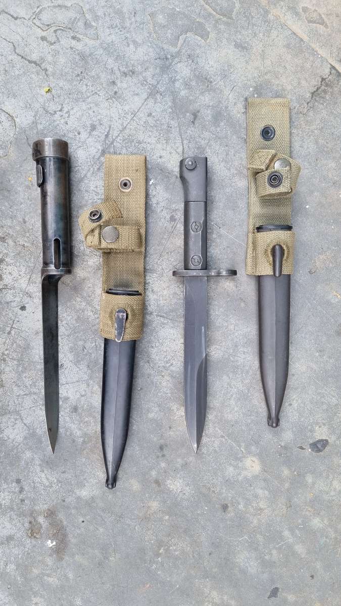 SADF UZI AND R1 BAYONET WITH BOOK