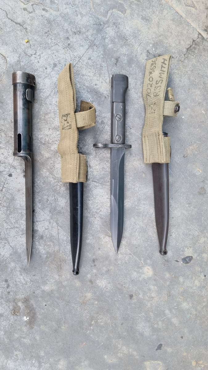 SADF UZI AND R1 BAYONET WITH BOOK