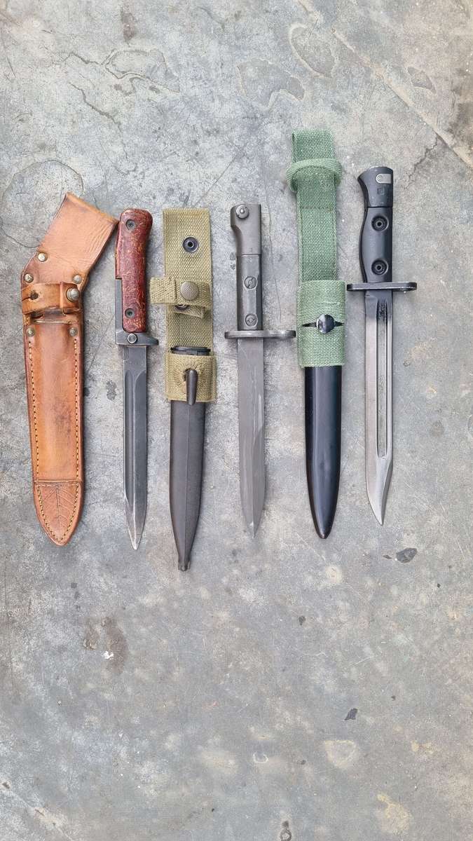 COLD WAR FRIENDS / BAYONETS