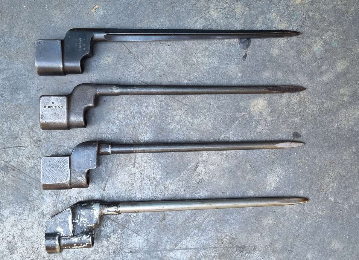 NO4 SPIKE BAYONETS , BRITISH , WW2