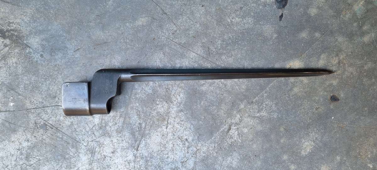 NO4 SPIKE BAYONETS , BRITISH , WW2