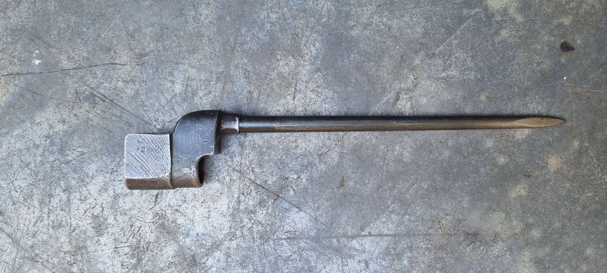 NO4 SPIKE BAYONETS , BRITISH , WW2