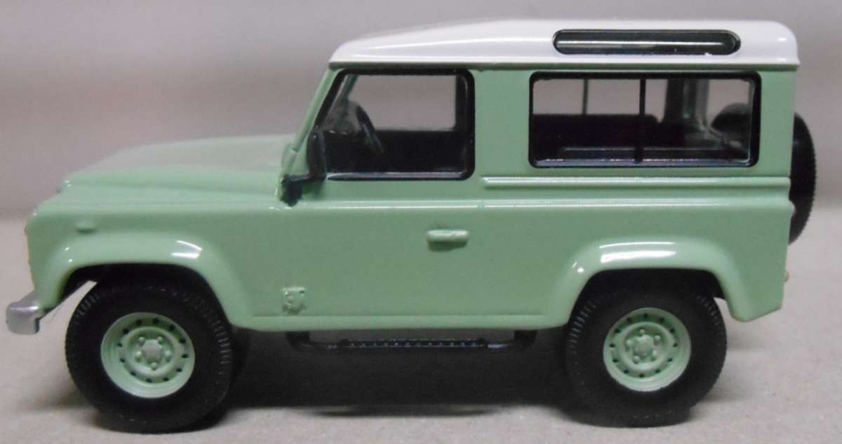 Land Rover Defender lt.green&white 1995 1/43 Norev NEW+boxed #6181 instant wheels