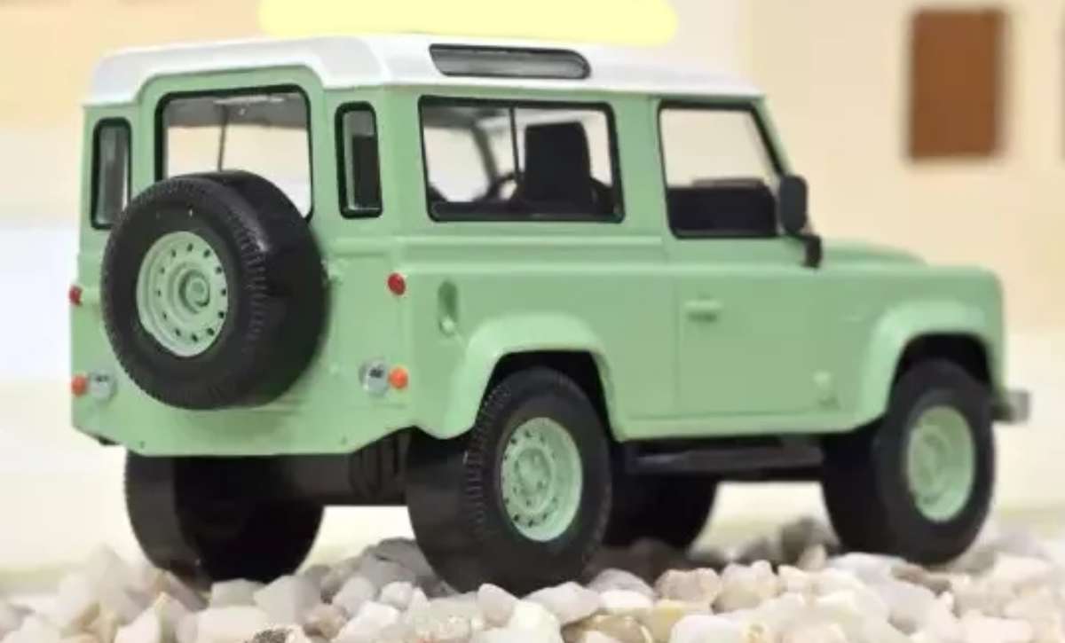 Land Rover Defender lt.green&white 1995 1/43 Norev NEW+boxed #6181 instant wheels