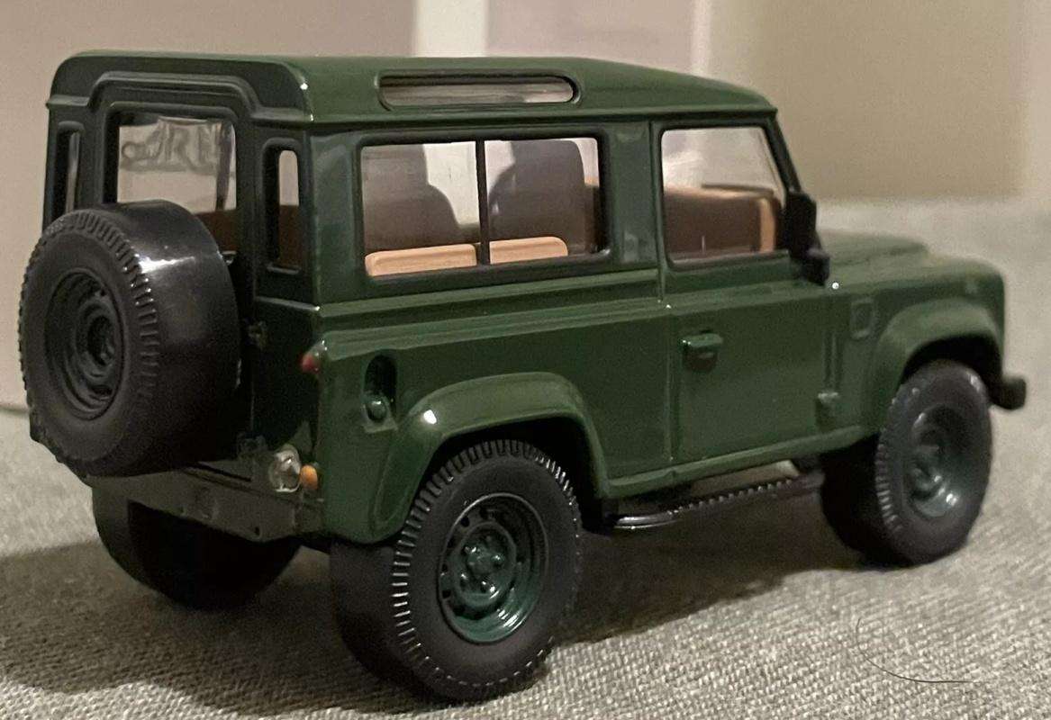 Land Rover Defender swb 1995 dark green 1/43 Norev NEW+BOXED #6191 instant wheels