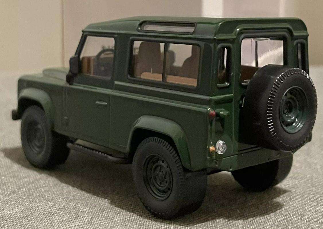 Land Rover Defender swb 1995 dark green 1/43 Norev NEW+BOXED #6191 instant wheels