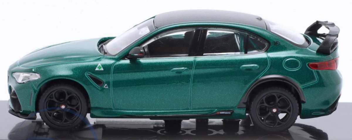 Alfa Romeo Giulia GTAm 2020 Montreal green metallic 1/43 Bburago NEW+boxed #6212 instant wheels