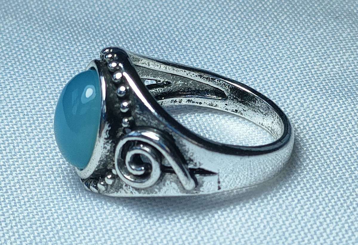Gorgeous ring with lab-created moonstone - size US 7