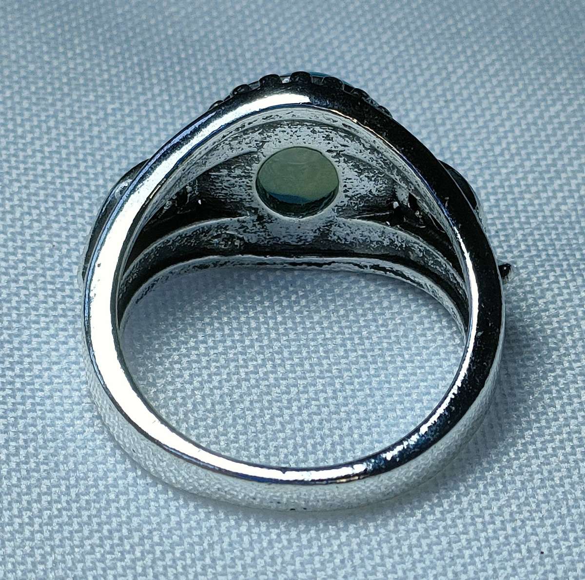 Gorgeous ring with lab-created moonstone - size US 7