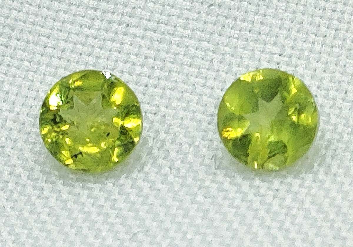 Natural Peridot pair - round- 1 ct- certification optional - 11 of 17 gemstones