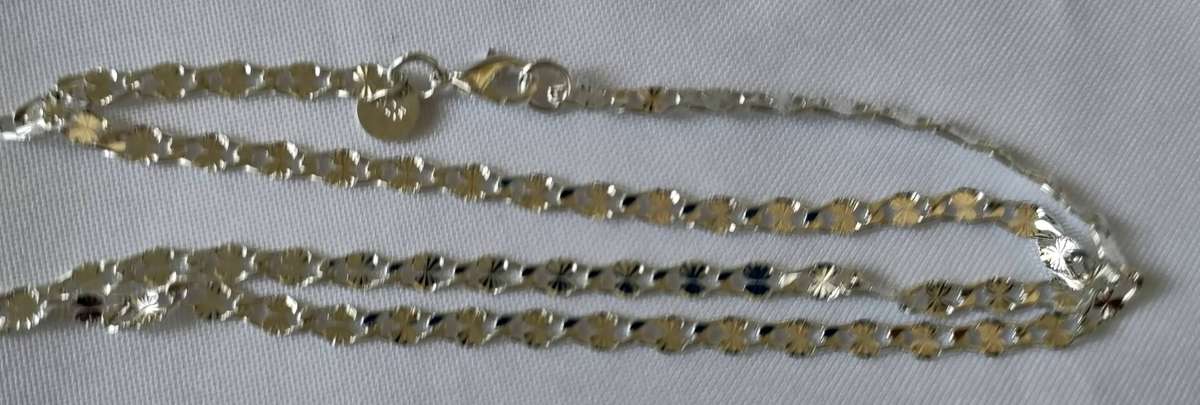 Sterling silver necklace-925 stamp- lovely quality piece- 50 cm