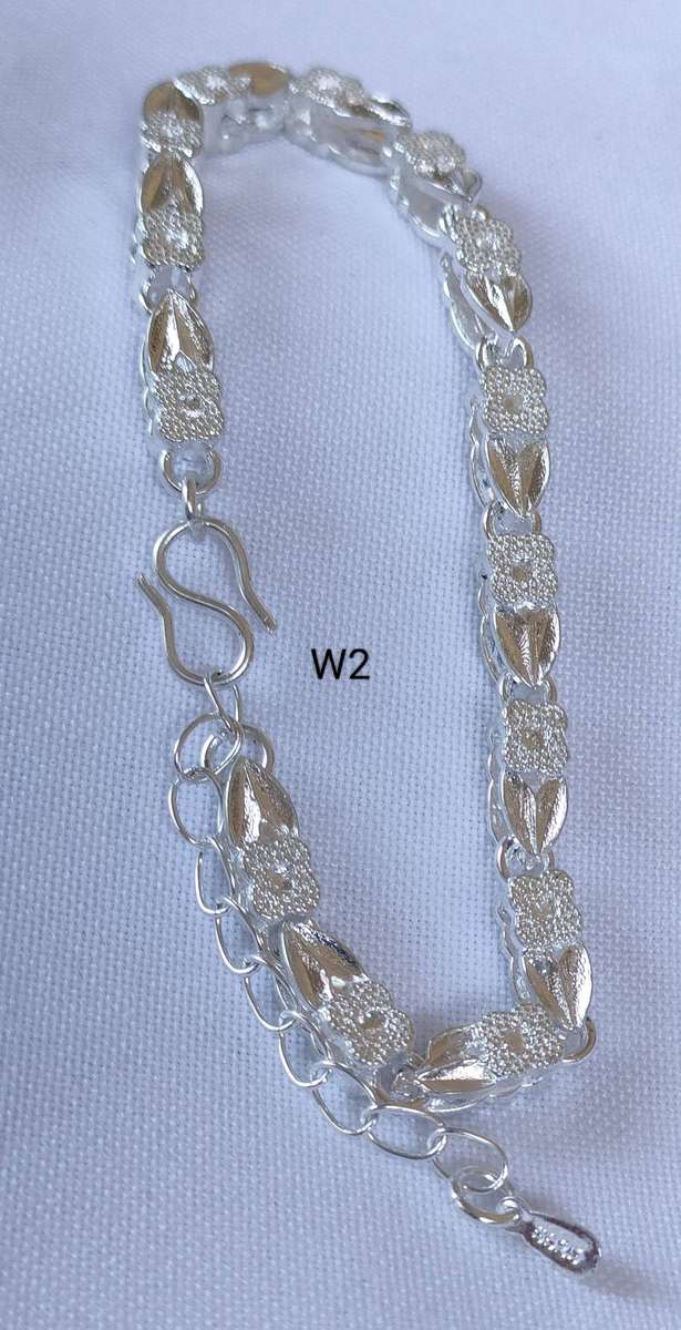Sterling silver bracelet with 925 stamp - lovely ornate yet classy design- 18 cm -