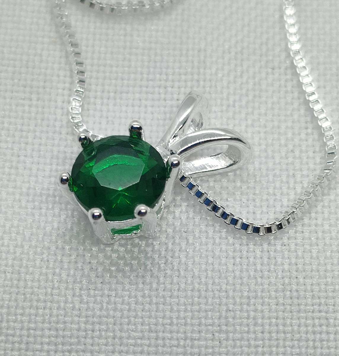 Gorgeous Silver necklace with gorgeous green stone - 925 stamp - 50 cm