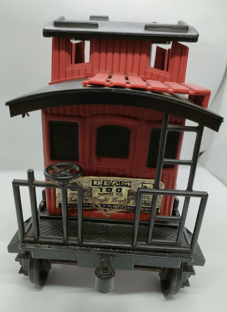 Liquor Decanter in a lovely design - 260 mm x 180 mm x 155 mm wide