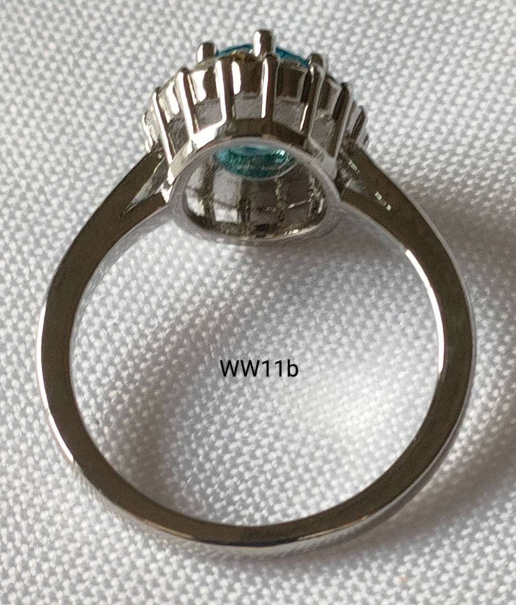 Gorgeous ring with large blue lab-created gemstone - size US 7 - 11/14 this auction
