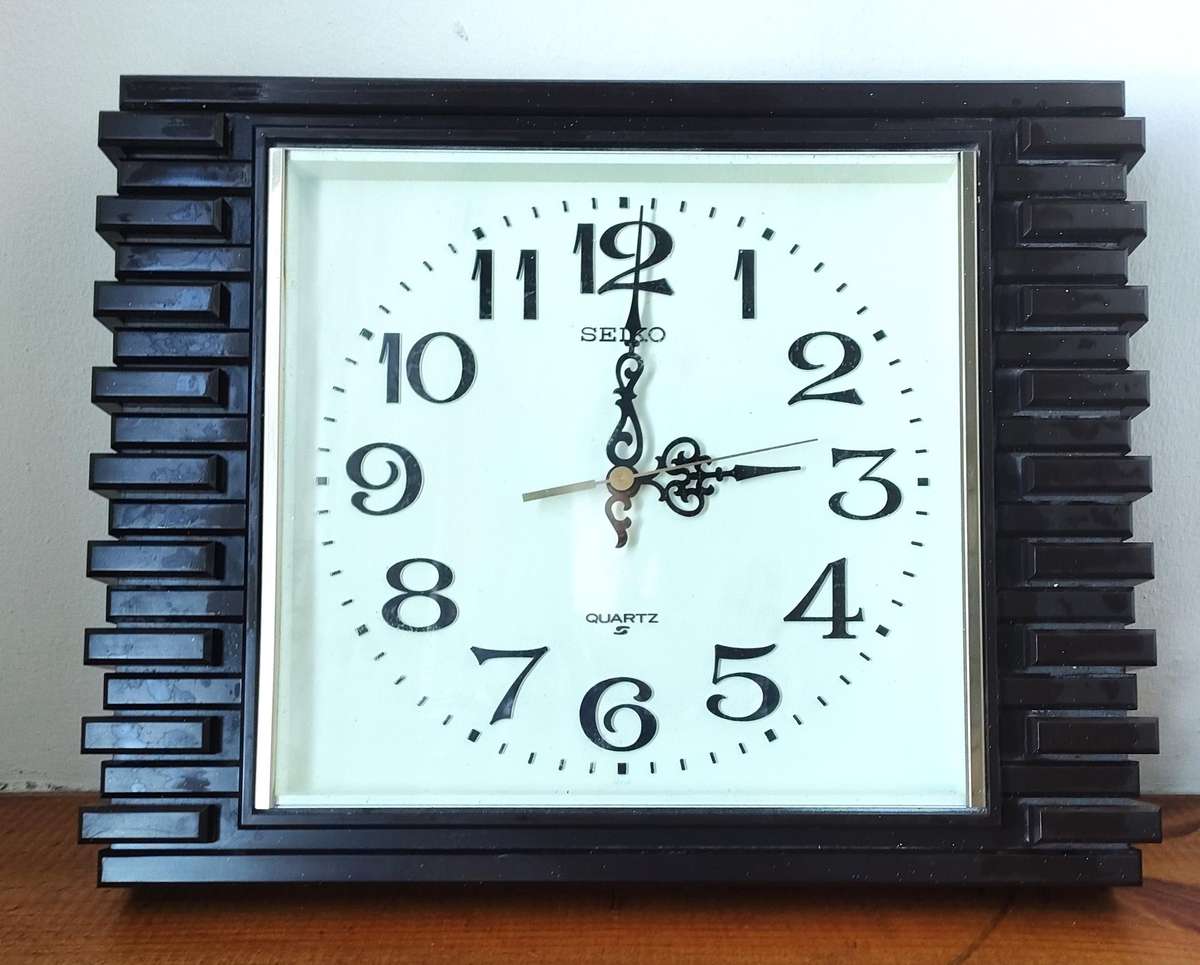 Seiko quartz wall clock