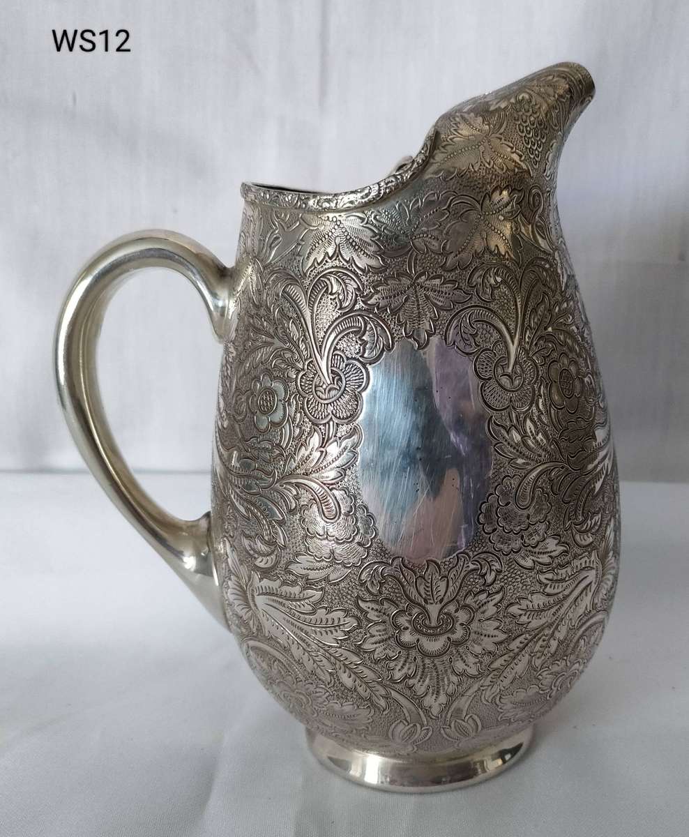 Vintage Silver-plated jug in great condition with lovely engraving-190 x 115 mm excluding handle