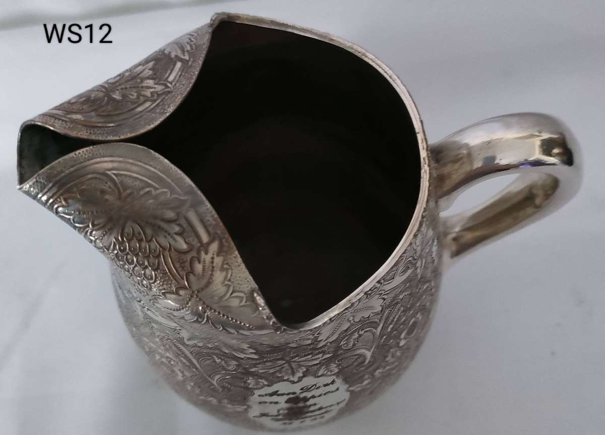 Vintage Silver-plated jug in great condition with lovely engraving-190 x 115 mm excluding handle