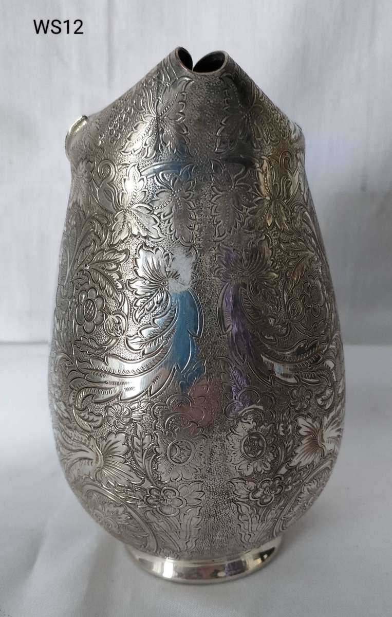 Vintage Silver-plated jug in great condition with lovely engraving-190 x 115 mm excluding handle