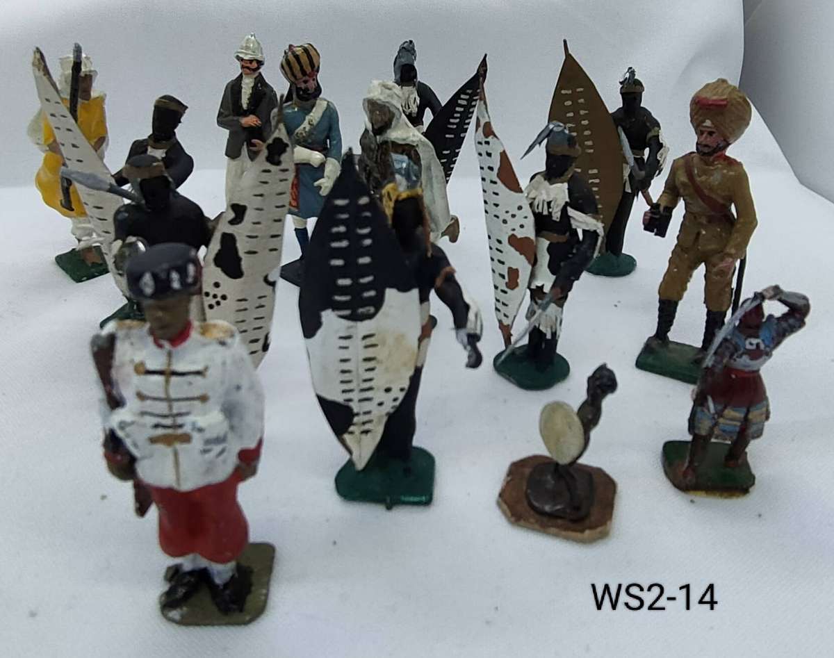 Gorgeous lead soldiers in a set of 14 - top condition - lot 2 of 6