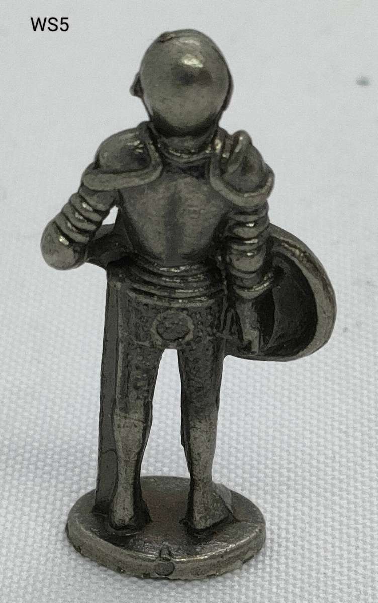 Gorgeous set of 13 small lead soldiers - top condition - lot 5 of 6
