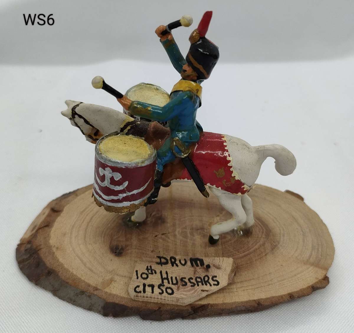 Gorgeous lead soldiers on lovely wooden stands - lot 6 of 6 - 1950 history of artist under stands.