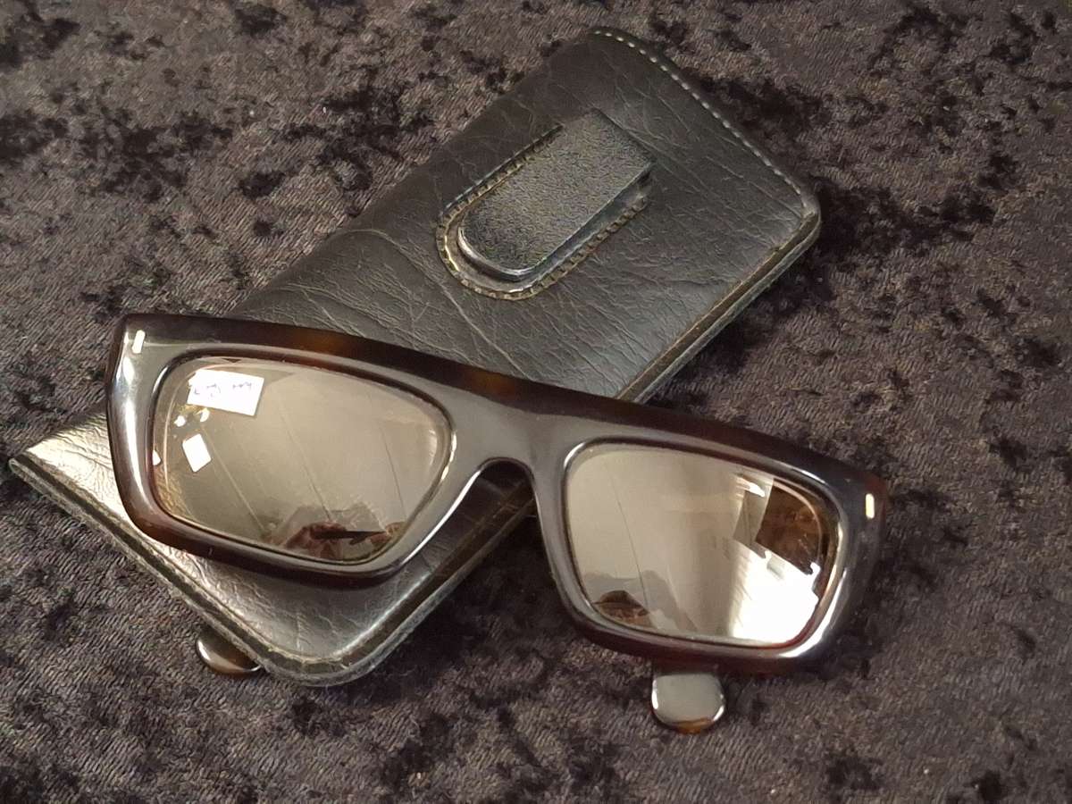 Vintage 1970's Lady's Glasses (Lenses can be replaced)