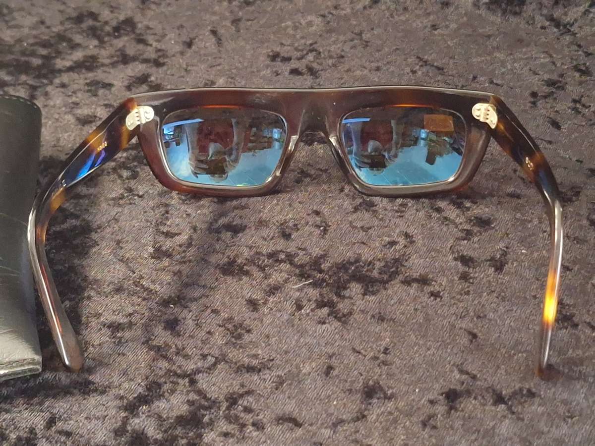 Vintage 1970's Lady's Glasses (Lenses can be replaced)